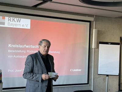 © Daniela Norridge / RKW Bayern e. V. Professor Josef Steretzeder, Servicebereichsleiter für Integrierte Management Systeme